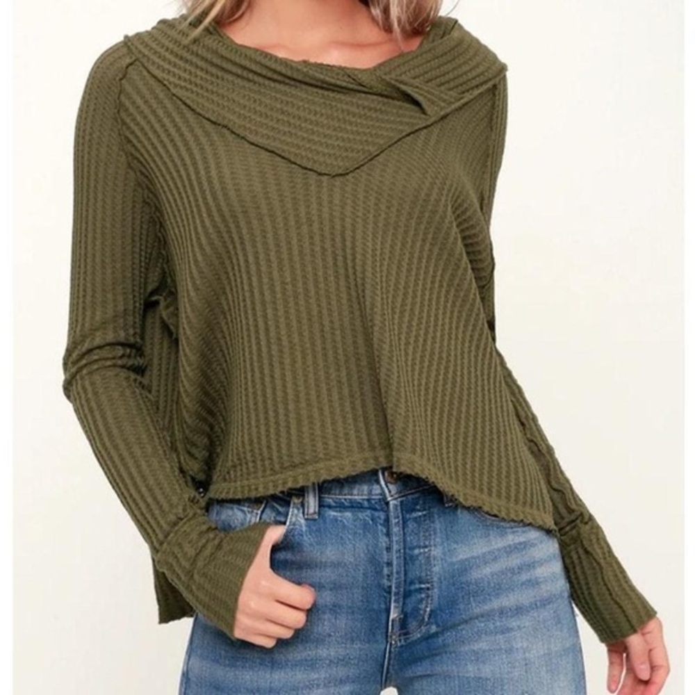 Small We the Free Wildcat Cowl Neck